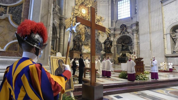 Tafakari ya Neno la Mungu Jumapili IV ya Kipindi Cha Kwaresima: Kristo Yesu chemchemi ya wokovu wa mwanadamu alitundikwa juu ya Msalaba, ufunuo wa huruma, upendo na msamaha wa dhambi.