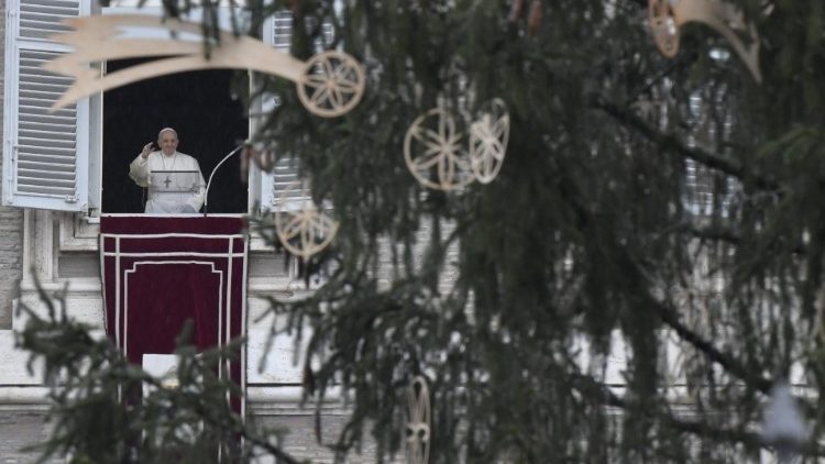 教宗主持三鐘經祈禱活動