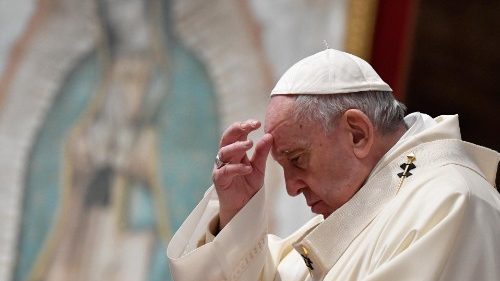 Terço na Praça São Pedro por ocasião da festa de Nossa Senhora de Guadalupe