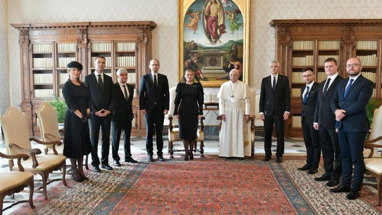 Die slowakische Präsidentin Zuzana Čaputová beim Papst