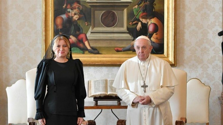 Die slowakische Präsidentin Zuzana Čaputová beim Papst