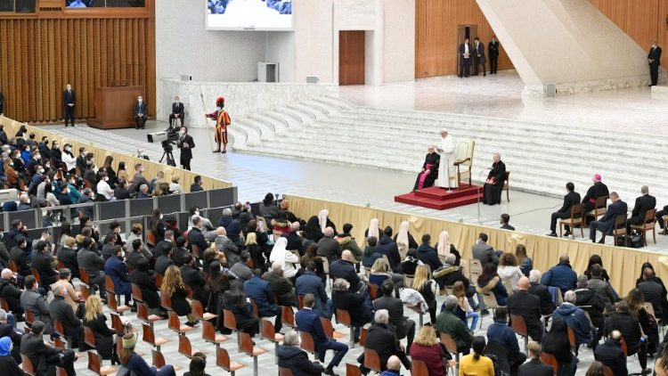 Archive photo: Pope Francis meets with Vatican employees and their families (December 2020)