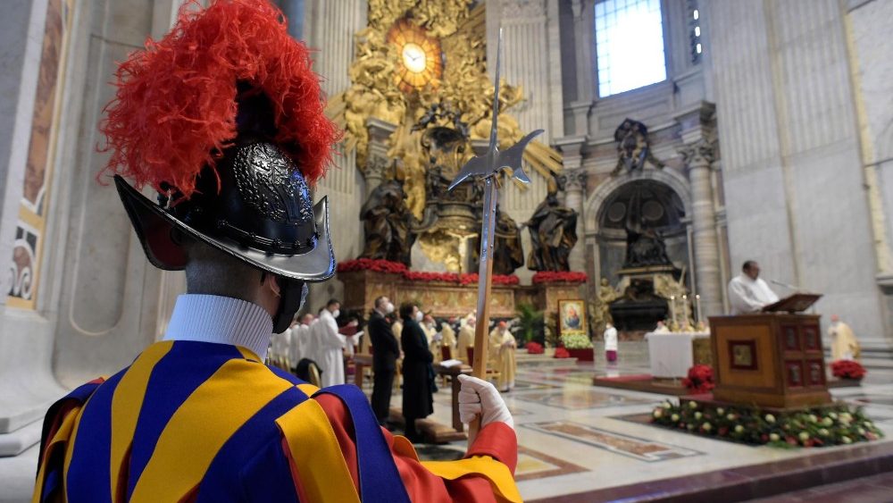 Garde suisse pendant la messe de l'Épiphanie