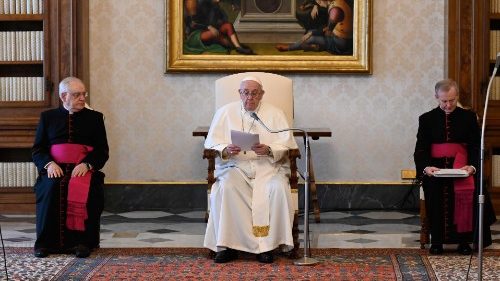 Francesco: pregare perché l’unità prevalga sui conflitti