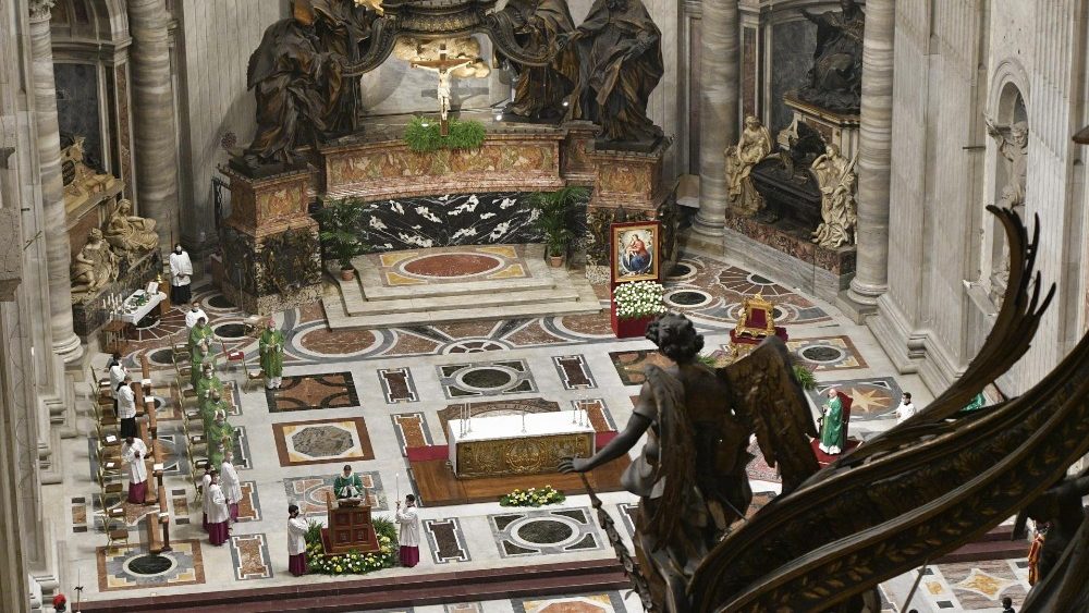 Santa Missa no Domingo da Palavra de Deus, celebrada por Dom Rino Fisichella