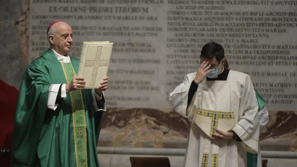 Santa Missa no Domingo da Palavra de Deus, celebrada por Dom Rino Fisichella