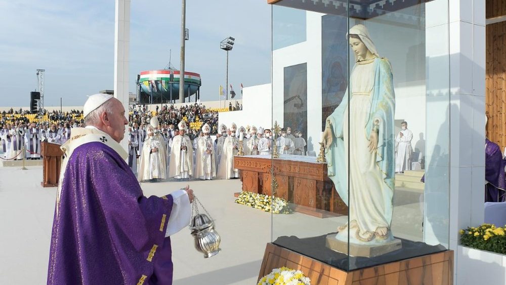 2021.03.07 Viaggio Apostolico in Iraq Santa Messa allo Stadio di Erbil