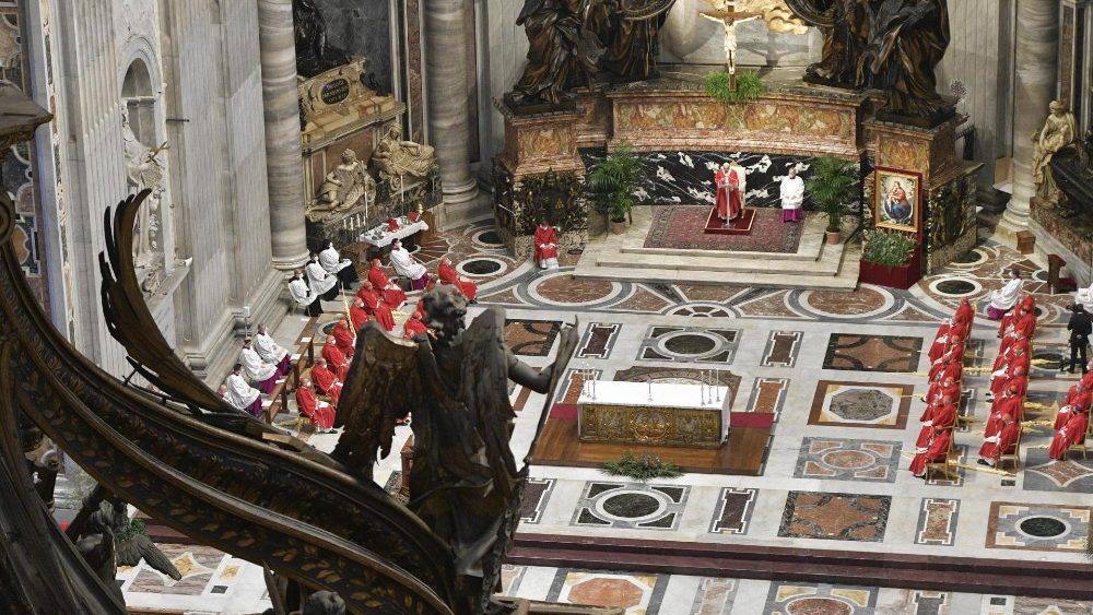 Dimanche des Rameaux dans la basilique Saint-Pierre.