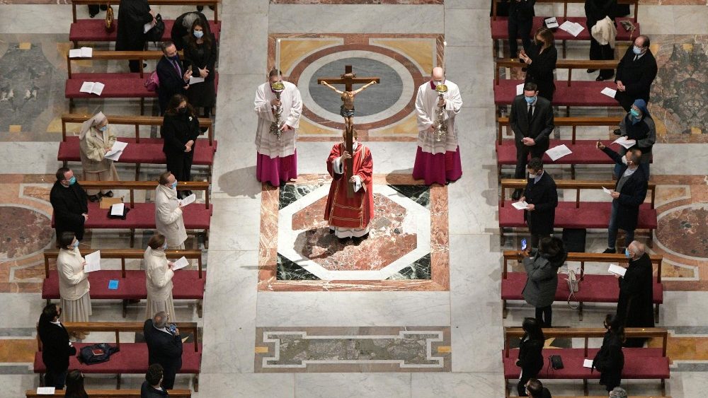 Karfreitagsliturgie mit Papst Franziskus im Petersdom 2021