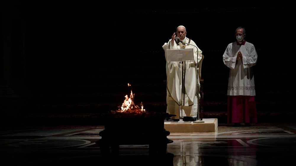 Vigília Pascal na Basílica Vaticana