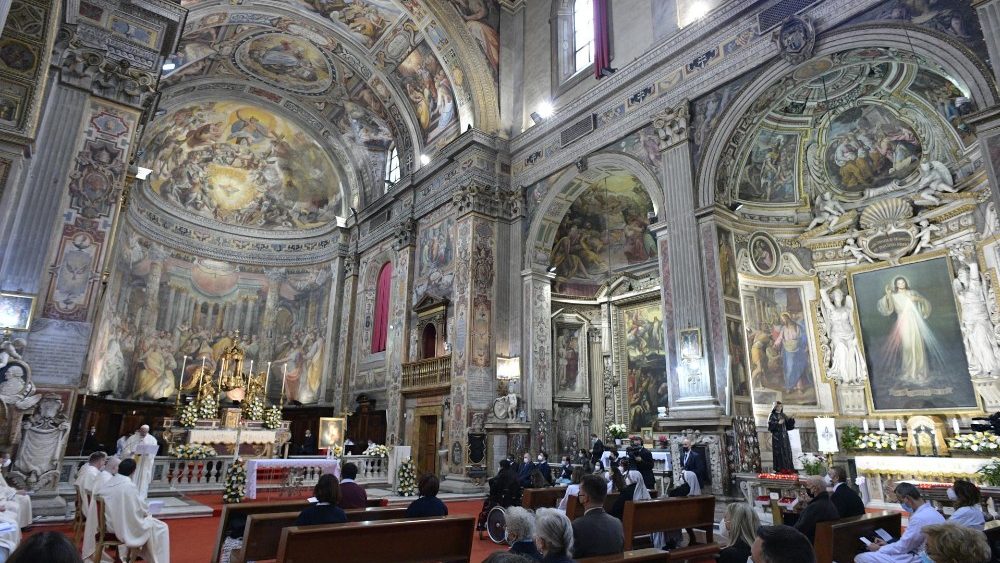 Missa na Igreja de Santo Espírito, em Sassia, Santuário da Divina Misericórdia