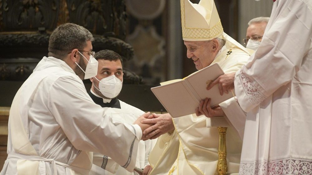 Missa com ordenações sacerdotais na Basílica de São Pedro