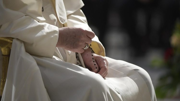 Францішак падчас першага этапу малітоўнага "марафону"