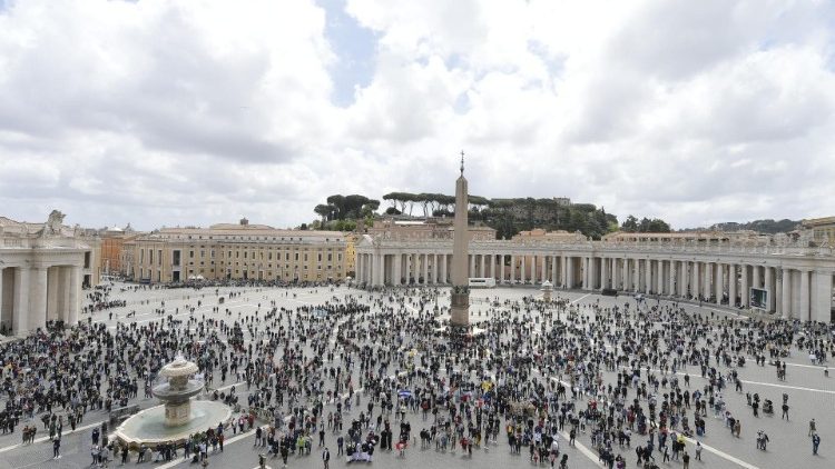 Regina Coeli auf dem Petersplatz in Rom