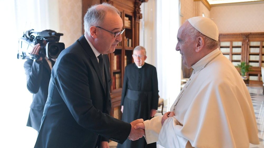 Presidente da Suíça Guy Parmelin despe-de do Papa Francisco
