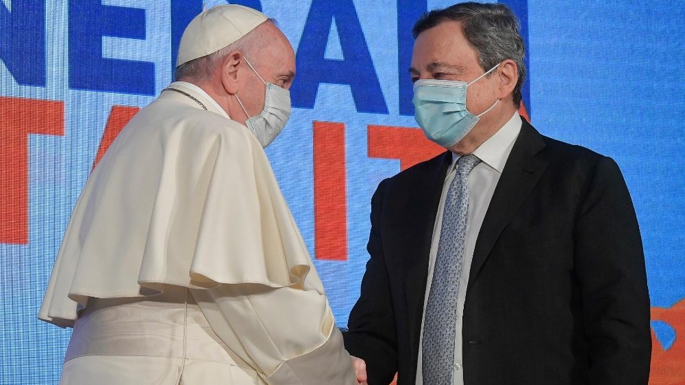 O Papa Francisco com o primeiro-ministro italiano, Mario Draghi