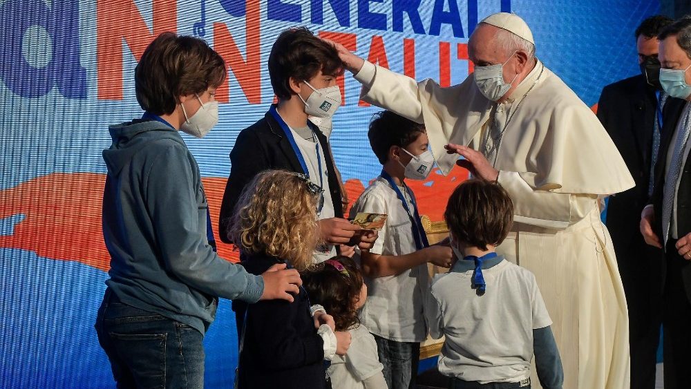 O Papa Francisco durante a abertura dos Estados Gerais da Natalidade 