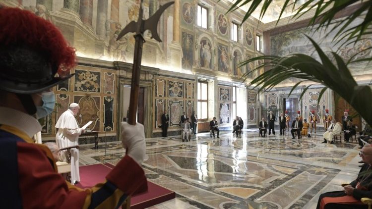 Papa Francisko amemteua Mheshimiwa Padre Raphael Macebo Mabuza Ncube kuwa Askofu mpya wa Jimbo Katoliki la Hwange, Zimbabwe.