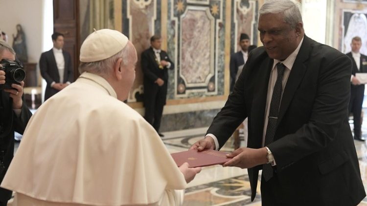 Il nuovo ambasciatore dello Sri Lanka