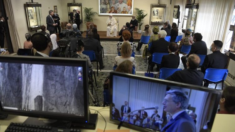 Ks. Epicoco: komunikacja powinna służyć budowaniu wspólnoty