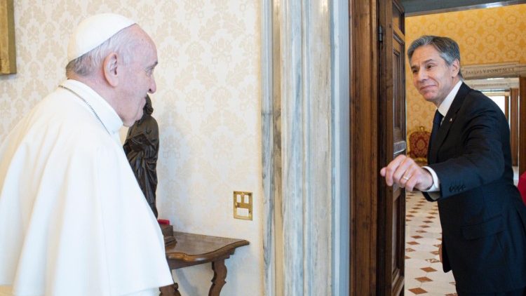 US-Außenminister Anthony John Blinken (rechts) beim Papst