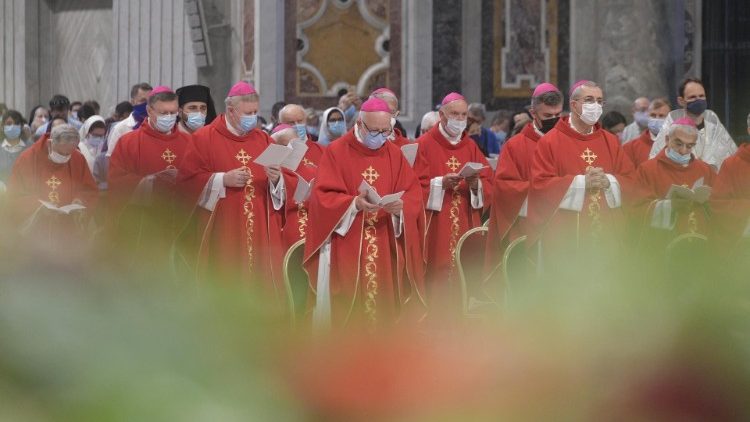 Mashuhuda wa Fumbo la Pasaka: Mateso, kifo na ufufuko wa Kristo Yesu.