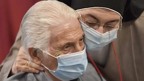 Fruitfulness of elderly reflected in theme for 2nd World Day for Grandparents