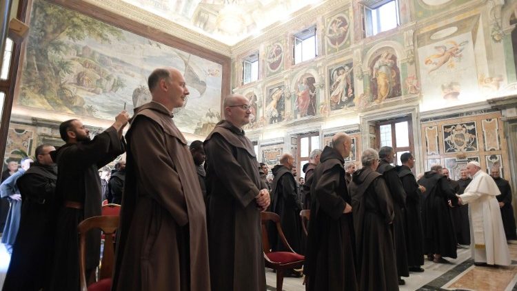 Die Teilnehmer der Audienz mit dem Papst