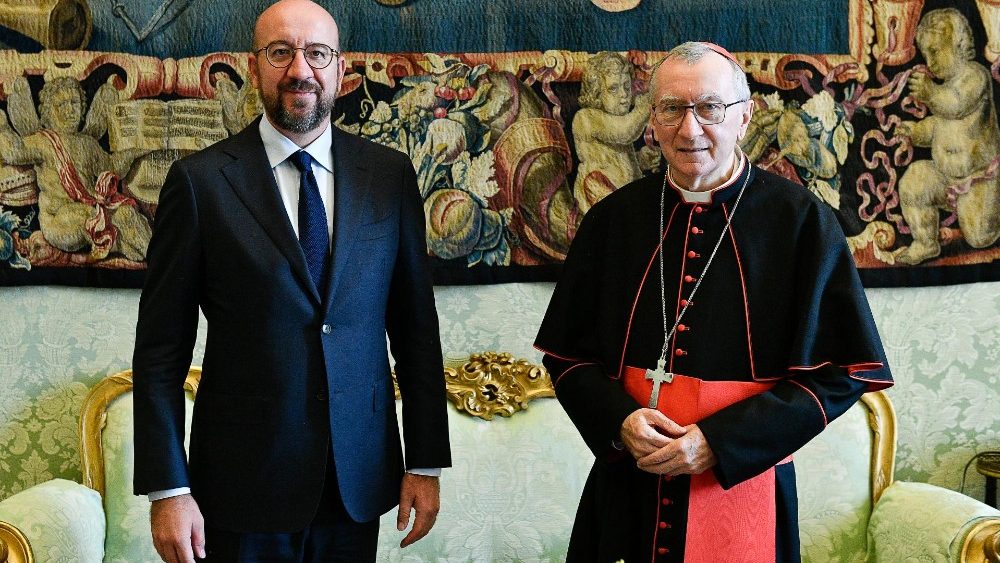 Cardeal Parolin com Charles Michel