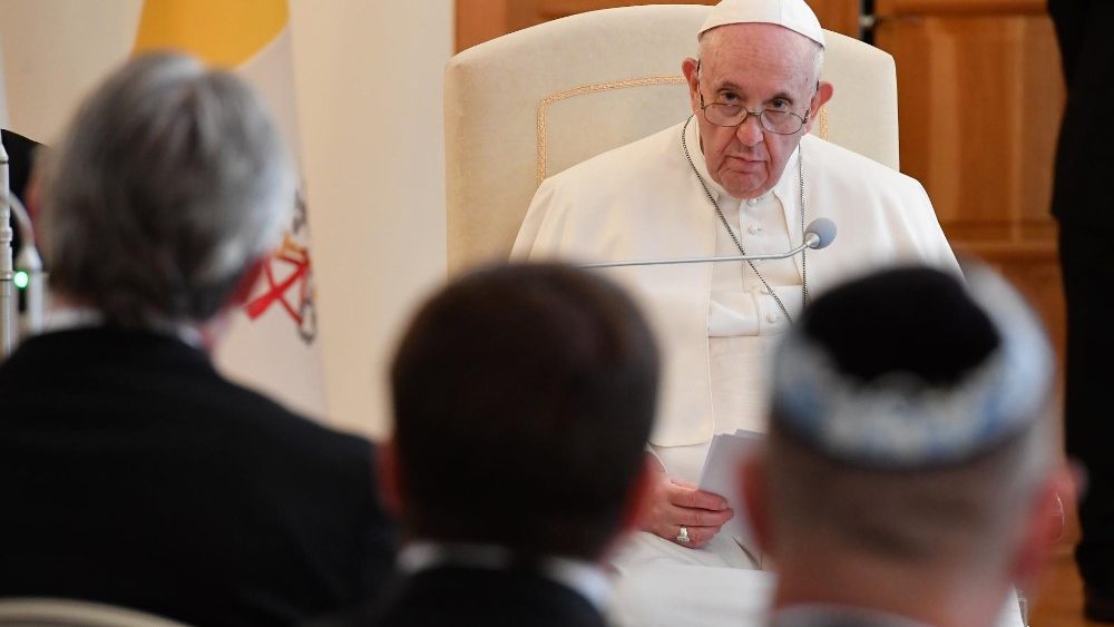 Le Pape François lors de la rencontre œcuménique à la nonciature apostolique de Bratislava, dimanche 12 septembre 2021. 