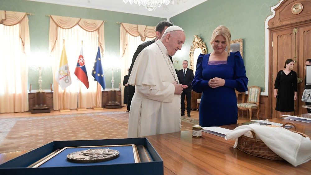 Záber z návštevy pápeža v Prezidentskom paláci