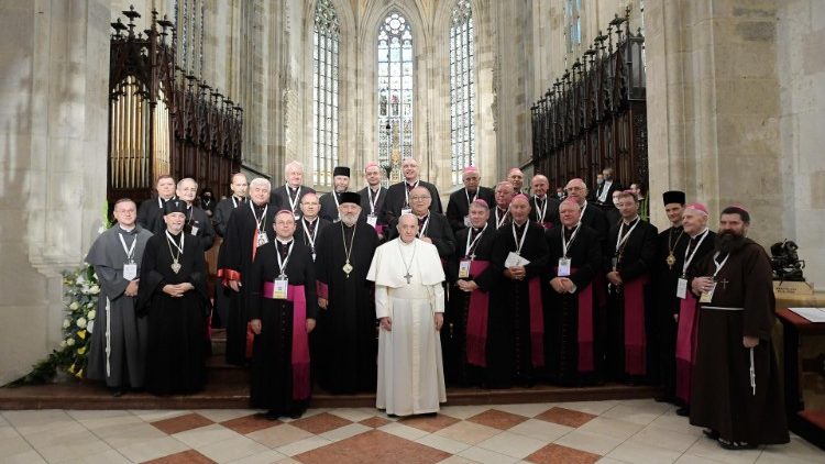 Ferenc p&aacute;pa a szlov&aacute;k p&uuml;sp&ouml;k&ouml;kkel  