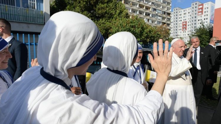 Pozsonyligetfalu, Betlehem-központ: a pápa Teréz anya nővérei között 