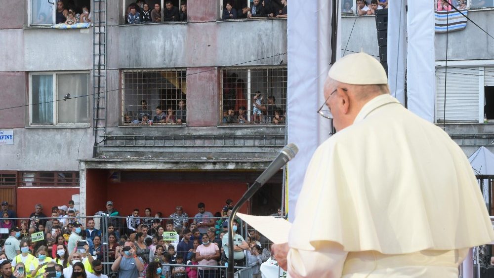 2021.09.14 Viaggio Apostolico a Budapest e Slovacchia - Incontro con la Comunità' Rom   