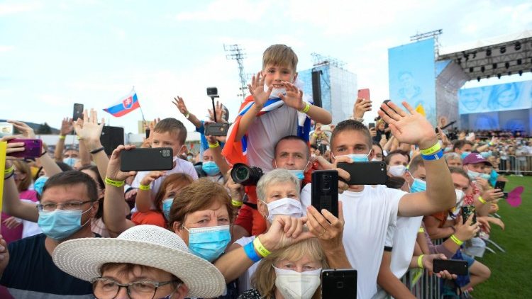 ĐTC gặp gỡ giới trẻ 