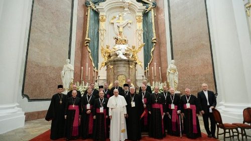 Lutja e Papёs me ipeshkvijtë nё Shenjtëroren e Zojёs sё Shtatë Dhimbjeve nё Šaštín