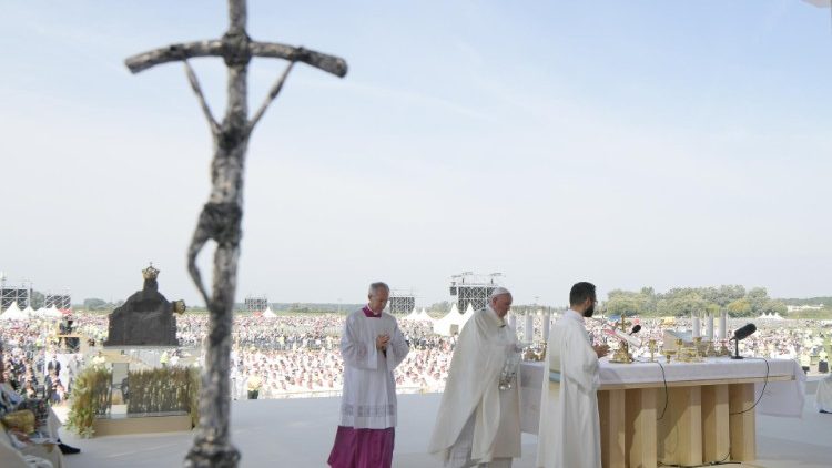 Đức Thánh Cha Phanxicô cử hành Thánh lễ tại Đền thánh Quốc gia