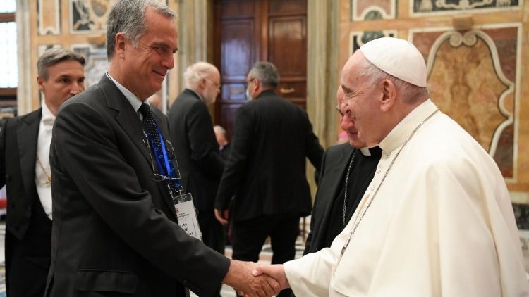 Le Pape lors de l'audience avec l'Académie pontificale pour la Vie, lundi 27 septembre 2021