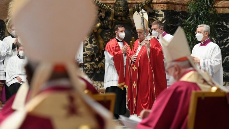 ameadhimisha Ibada ya Misa takatifu kwa ajili ya kuwakumbuka na kuwaombea: Makardinali, Mapatriaki, Maaskofu wakuu na Maaskofu waliofariki dunia katika kipindi cha mwaka 2021- 2022.