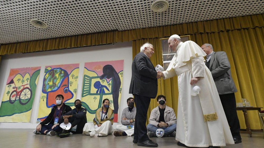 Scholas Occurrentes promove encontro com o Papa Francisco