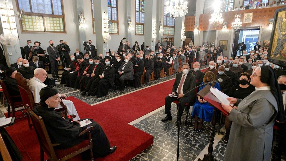 Stretnutie pápeža s katolíckou komunitou v Maronitskej katedrále Milostivej Panny Márie v Nikózii