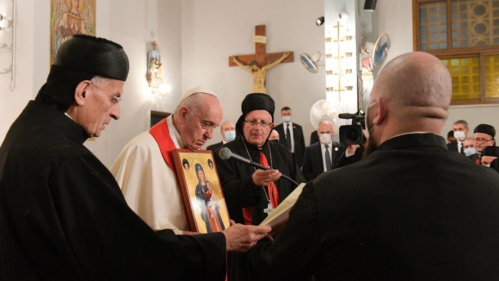 Stretnutie pápeža s katolíckou komunitou v Maronitskej katedrále Milostivej Panny Márie v Nikózii