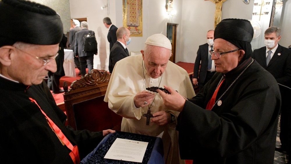 Stretnutie pápeža s katolíckou komunitou v Maronitskej katedrále Milostivej Panny Márie v Nikózii