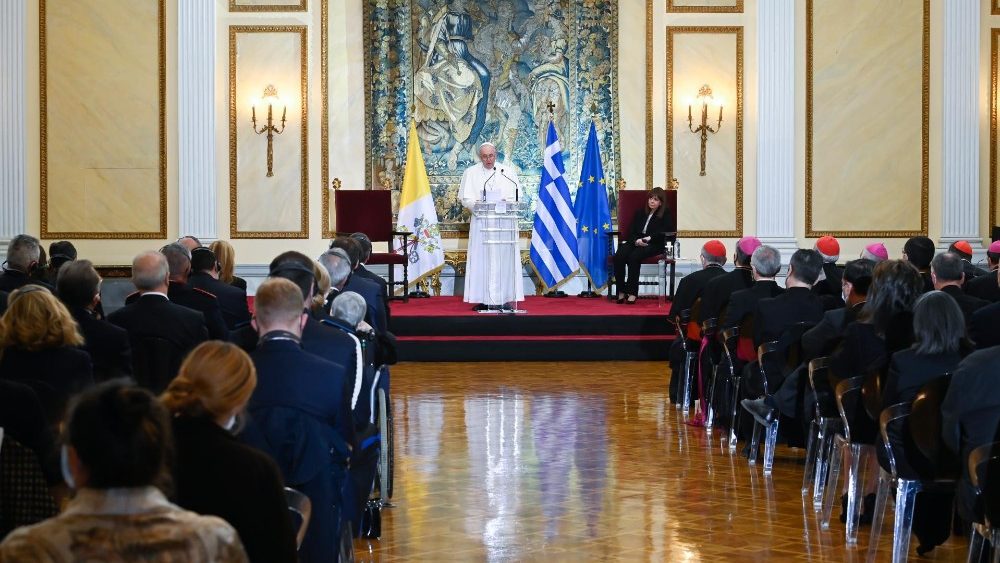 Papa no Palácio Presidencial de Atenas