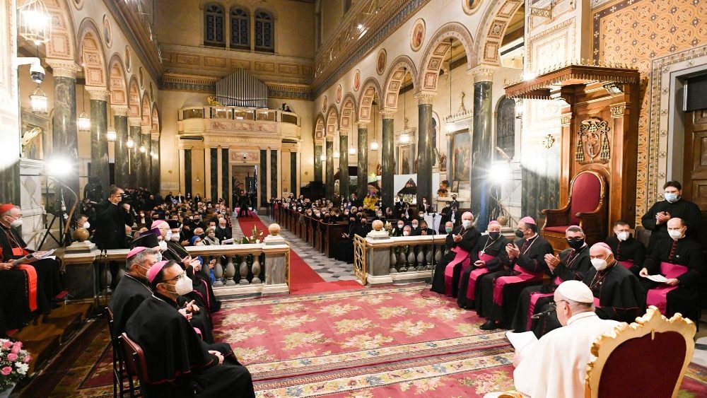 Encontro com os religiosos na Catedral de São Dionísio