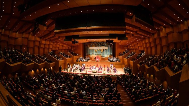 Misa ya Papa katika Ukumbi wa Tamasha Megaron,Atene Ugiriki tarehe 5 Desemba 2021