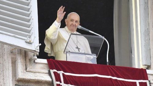 O Papa: "A verdadeira humildade é olhar só para Deus e para o próximo"