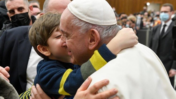 Gratulationstelegram strömmar in till påven som idag, 17 december, fyller 85 år
