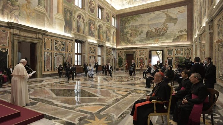 Papst Franziskus empfängt die neuen Botschafter am Heiligen Stuhl