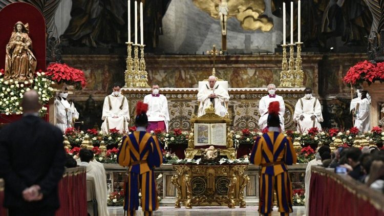 Francisco preside la Santa Misa de la Epifanía en la Basílica de San Pedro